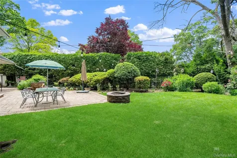 565 Mohawk Road West Hempstead NY 11552