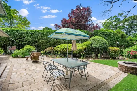 565 Mohawk Road West Hempstead NY 11552