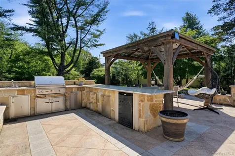 199 Cold Spring Road Syosset NY 11791