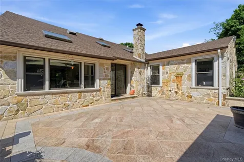 199 Cold Spring Road Syosset NY 11791