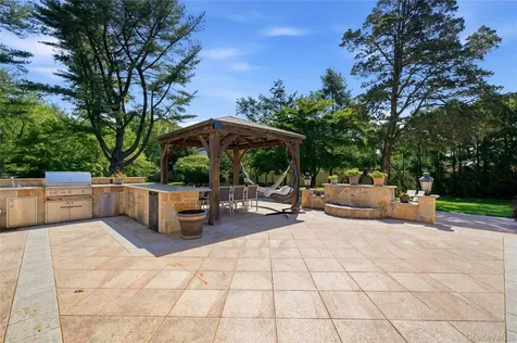 199 Cold Spring Road Syosset NY 11791