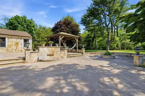 199 Cold Spring Road Syosset NY 11791