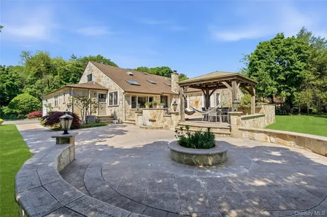 199 Cold Spring Road Syosset NY 11791