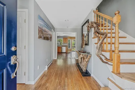 41 N Cozine Road Manorville NY 11949