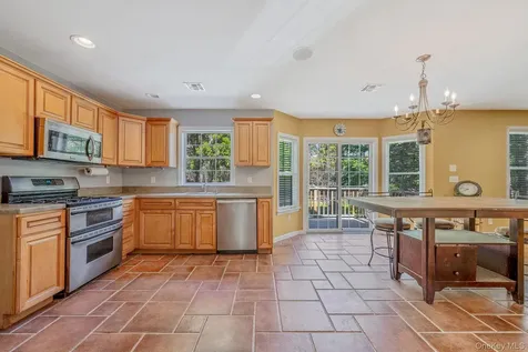 41 N Cozine Road Manorville NY 11949