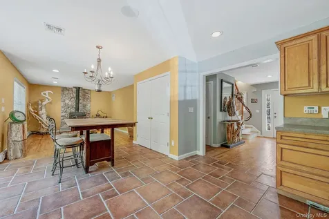 41 N Cozine Road Manorville NY 11949