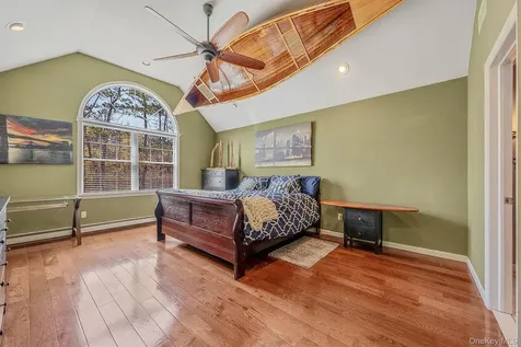 41 N Cozine Road Manorville NY 11949