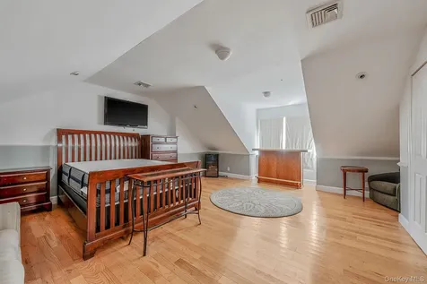 41 N Cozine Road Manorville NY 11949