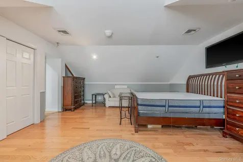 41 N Cozine Road Manorville NY 11949