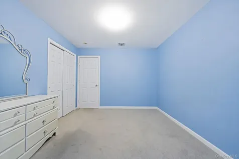 41 N Cozine Road Manorville NY 11949