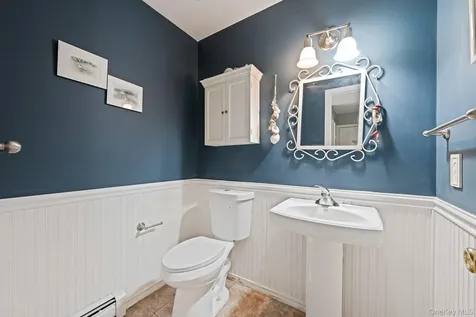 41 N Cozine Road Manorville NY 11949