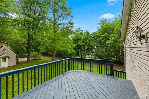 226 Ehrhardt Road Pearl River NY 10965