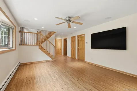 226 Ehrhardt Road Pearl River NY 10965