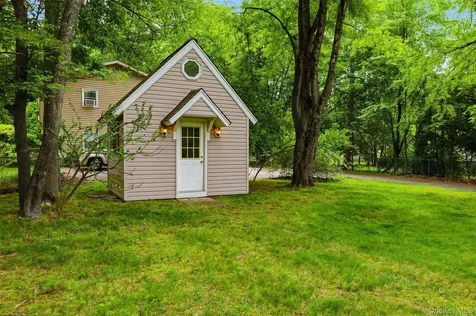 226 Ehrhardt Road Pearl River NY 10965
