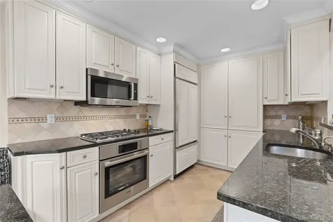 6 Harriman Keep Road Irvington NY 10533