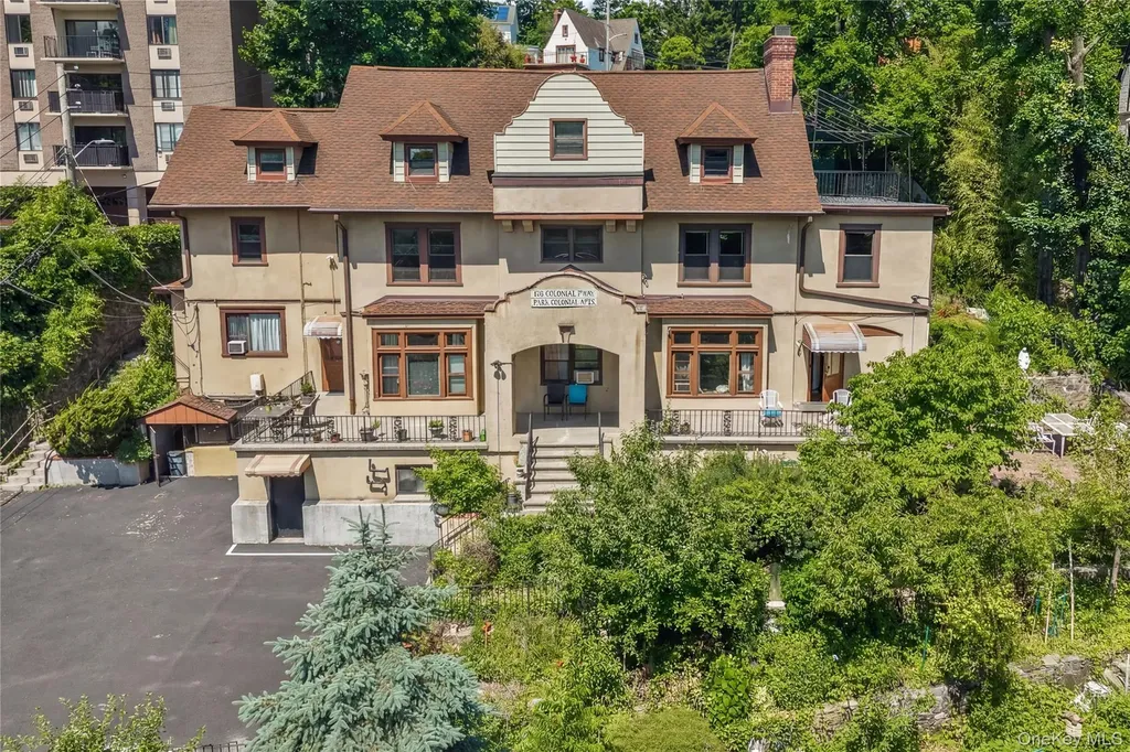 176 Colonial Parkway Yonkers NY 10710