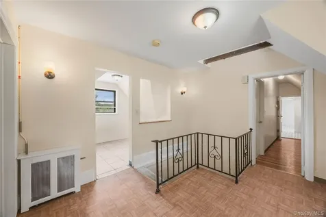 176 Colonial Parkway Yonkers NY 10710
