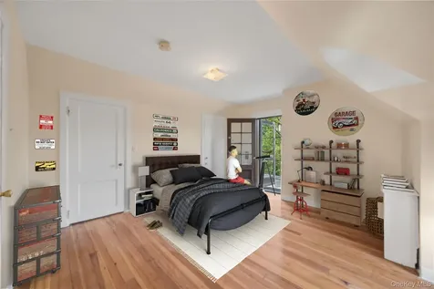 176 Colonial Parkway Yonkers NY 10710