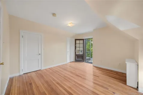 176 Colonial Parkway Yonkers NY 10710