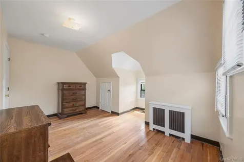 176 Colonial Parkway Yonkers NY 10710