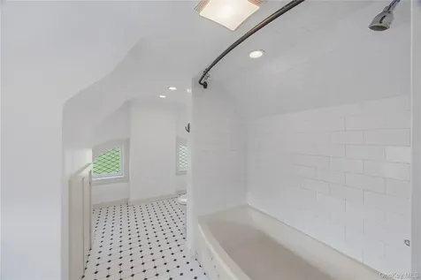 176 Colonial Parkway Yonkers NY 10710