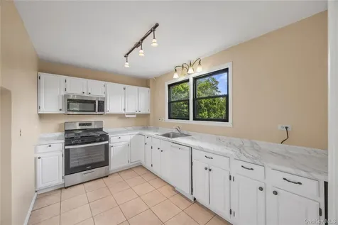 176 Colonial Parkway Yonkers NY 10710