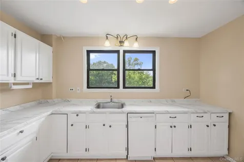 176 Colonial Parkway Yonkers NY 10710