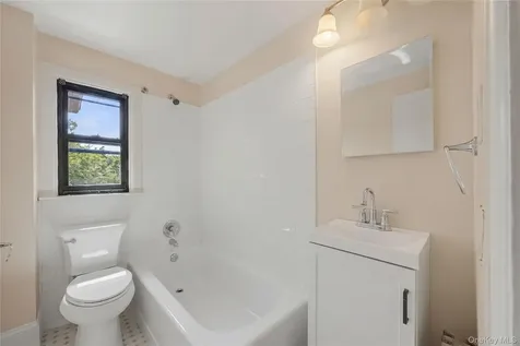 176 Colonial Parkway Yonkers NY 10710