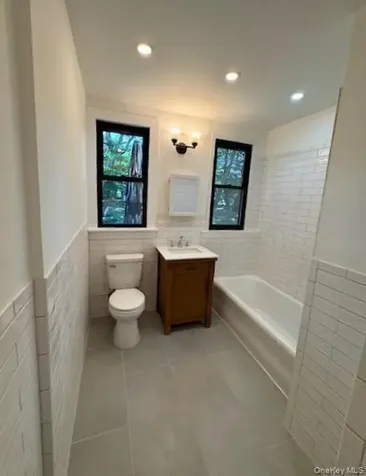 26 W Devonia Avenue Fleetwood NY 10552