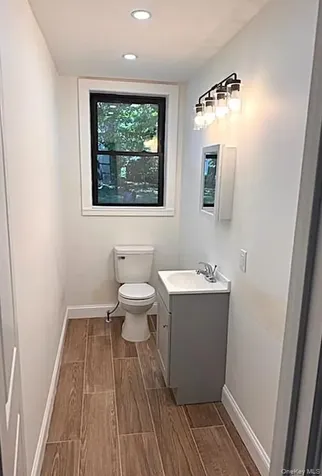 26 W Devonia Avenue Fleetwood NY 10552