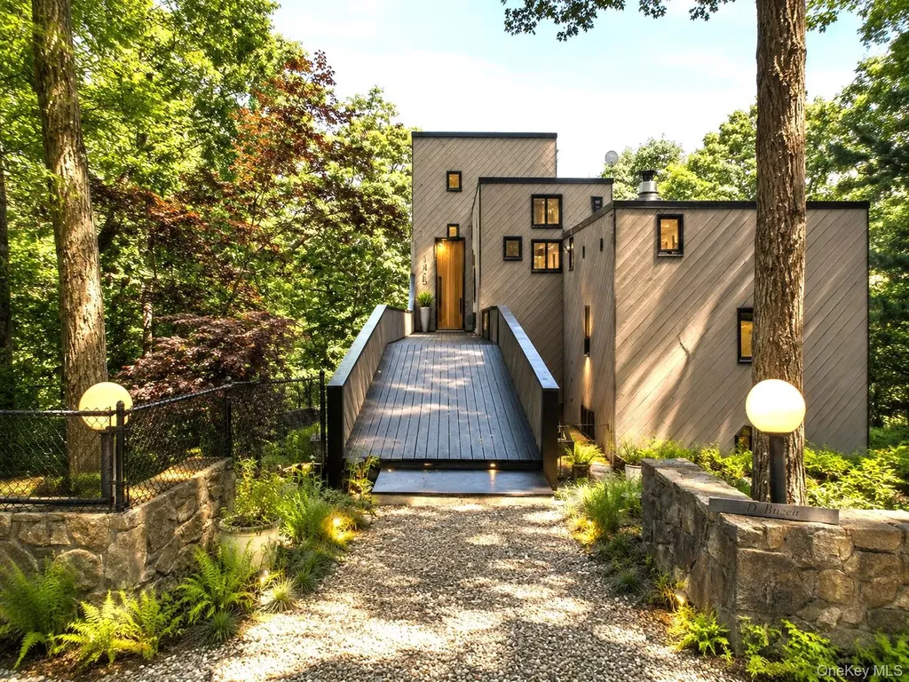 8 Cliff Court Carmel NY 10512