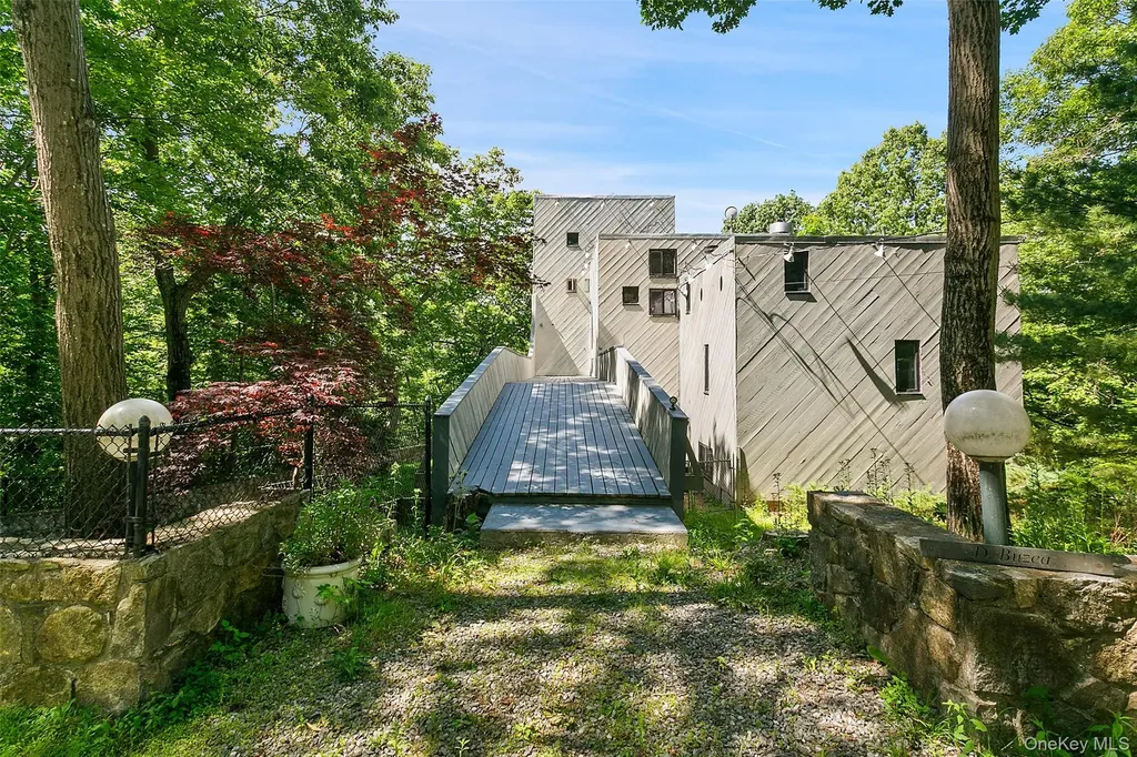 8 Cliff Court Carmel NY 10512