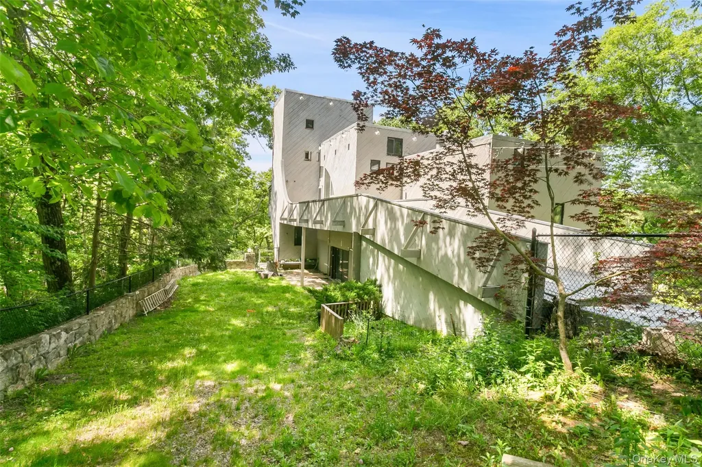8 Cliff Court Carmel NY 10512