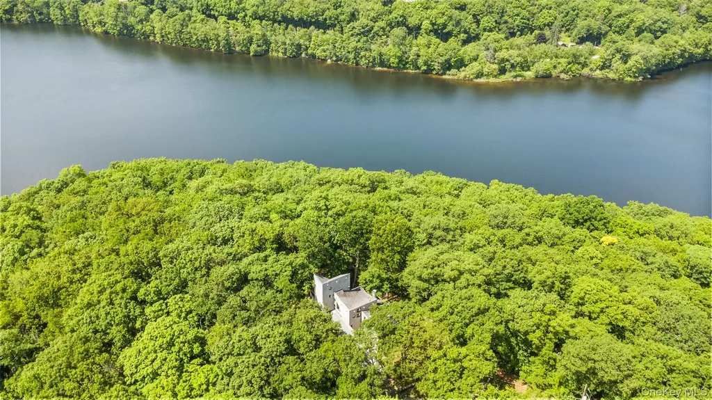 8 Cliff Court Carmel NY 10512