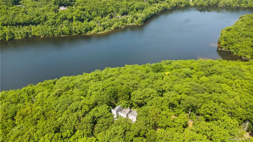 8 Cliff Court Carmel NY 10512