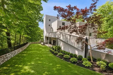 8 Cliff Court Carmel NY 10512