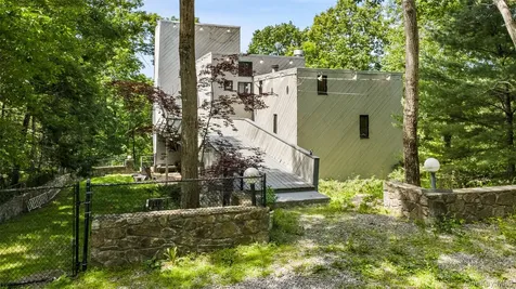 8 Cliff Court Carmel NY 10512