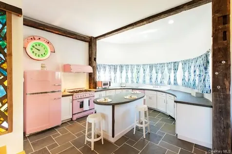 5 - 7 Downer Lane Woodstock NY 12498