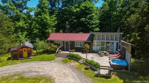 5 - 7 Downer Lane Woodstock NY 12498
