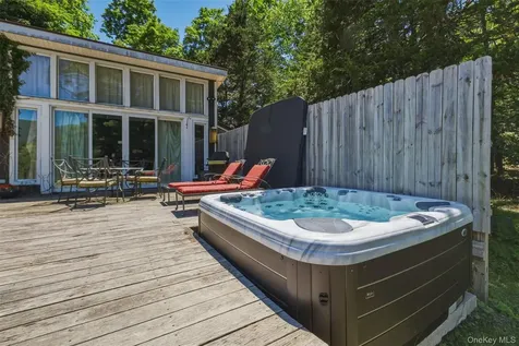 5 - 7 Downer Lane Woodstock NY 12498