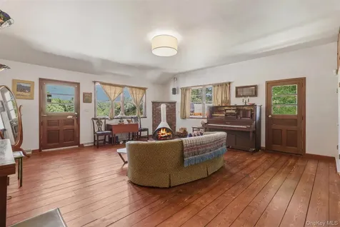 5 - 7 Downer Lane Woodstock NY 12498
