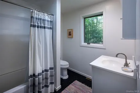 19 Blues Quarry Woodstock NY 12498