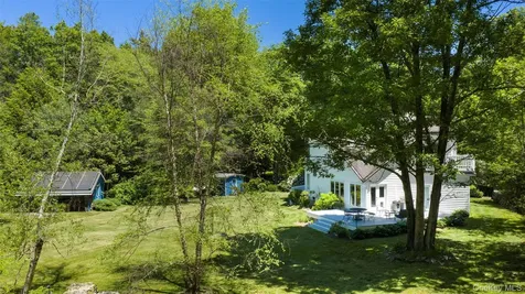 19 Blues Quarry Woodstock NY 12498
