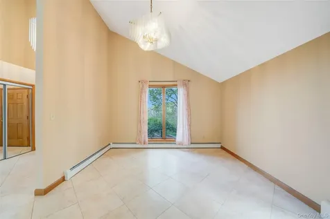72 Jean Court Riverhead NY 11901