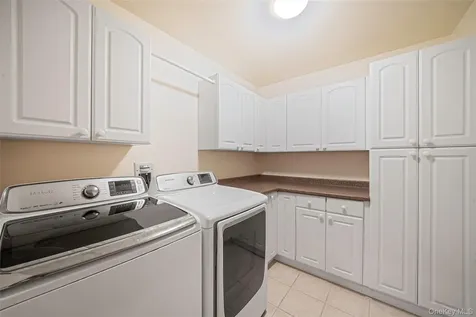 72 Jean Court Riverhead NY 11901