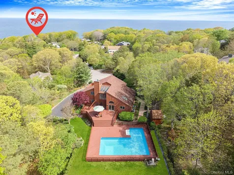 72 Jean Court Riverhead NY 11901