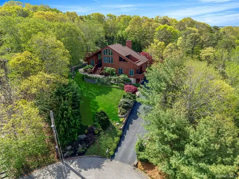 72 Jean Court Riverhead NY 11901