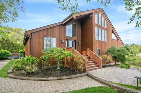72 Jean Court Riverhead NY 11901