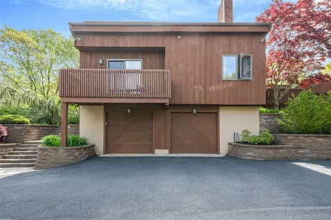 72 Jean Court Riverhead NY 11901