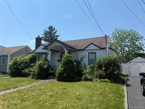 218 Park Avenue Hicksville NY 11801